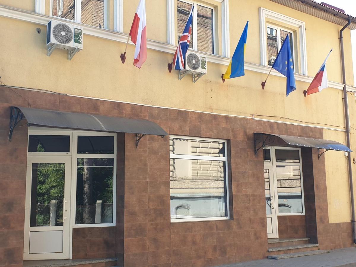Мандри Хостел Oezjhorod Buitenkant foto
